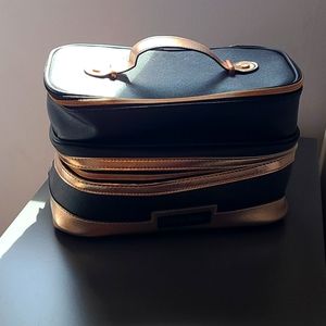 Cosmetic bag